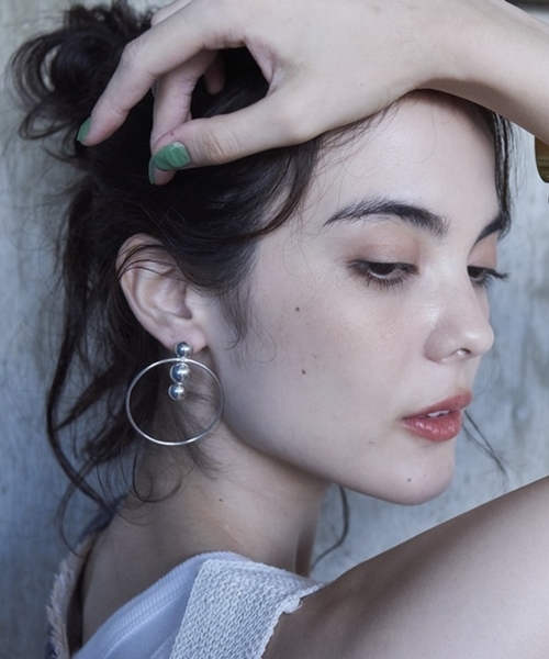 LAPUIS(ラピュイ)の「MetalPearlsPierce(ピアス(両耳用)・レディース・シルバー/ゴールド・FREE)」の2枚目の写真