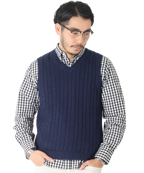 BEAMS PLUS(ビームスプラス)の「○BEAMS PLUS / ケーブルニットベスト 14S/S(ベスト・メンズ・オフホワイト/ネイビー・LARGE/SMALL/X-LARGE/MEDIUM)」の2枚目の写真