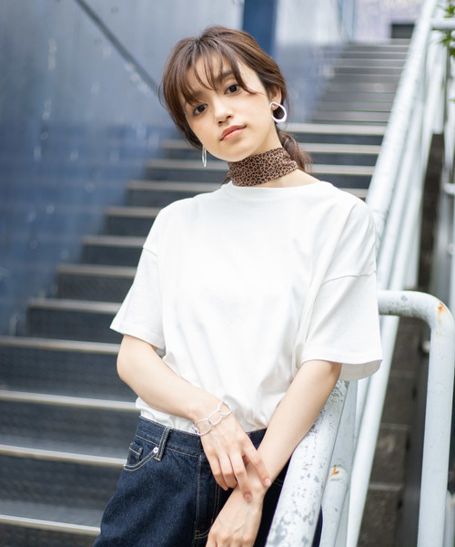 WEGO（ウィゴー）の「WEGO/USAコットンUネックTシャツ（Tシャツ/カットソー・レディース・ブラック/ベージュ/ピンク/ホワイト/パープル/ブルー/ライトベージュ/パープル系その他/グリーン/マスタード・MEDIUM/LARGE/SMALL）」の2枚目の写真