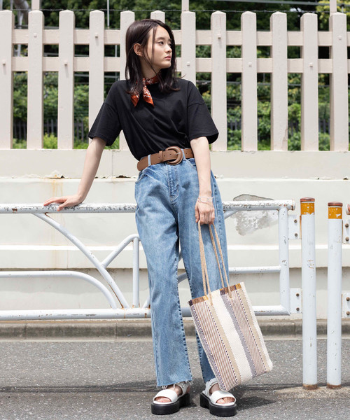 WEGO（ウィゴー）の「WEGO/USAコットンUネックTシャツ（Tシャツ/カットソー・レディース・ブラック/ベージュ/ピンク/ホワイト/パープル/ブルー/ライトベージュ/パープル系その他/グリーン/マスタード・MEDIUM/LARGE/SMALL）」の21枚目の写真