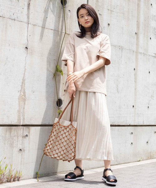 WEGO（ウィゴー）の「WEGO/USAコットンUネックTシャツ（Tシャツ/カットソー・レディース・ブラック/ベージュ/ピンク/ホワイト/パープル/ブルー/ライトベージュ/パープル系その他/グリーン/マスタード・MEDIUM/LARGE/SMALL）」の18枚目の写真