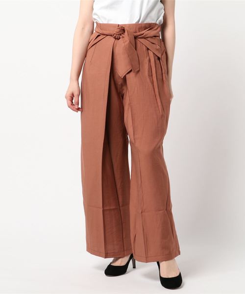 STYLEBLOCK(スタイルブロック)の「クレープフロントリボンタックワイドパンツ(その他パンツ・レディース・テラコッタ/ライトベージュ/ミント/ブラック・M)」の3枚目の写真
