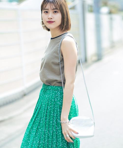 BEAUTY&YOUTH UNITED ARROWS（ビューティーアンドユースユナイテッドアローズ）の「BY スラブコットンコンパクトノースリーブカットソー о（Tシャツ/カットソー・レディース・ブラック/オリーブ/ナチュラル・FREE）」の6枚目の写真