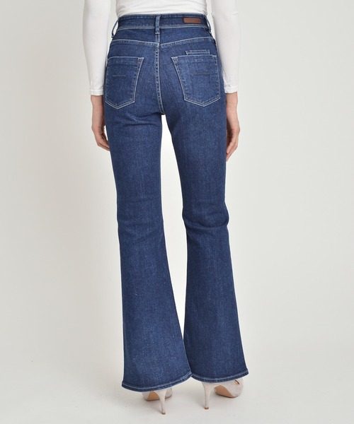 ヤヌーク インディゴブルー ブーツカットデニム 2022年トレンド