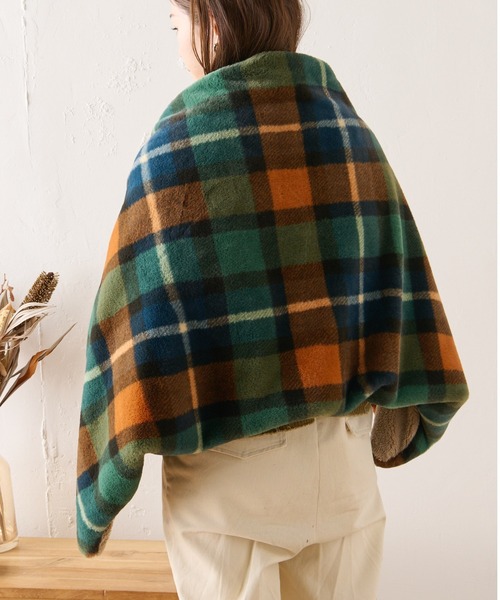 BIRTHDAY BAR（バースデイバー）の「チェックファー 2WAY ブランケット  ポンチョ（ブランケット・レディース・グリーン/レッド/イエロー/ブラウン/グレー・フリー）」の4枚目の写真