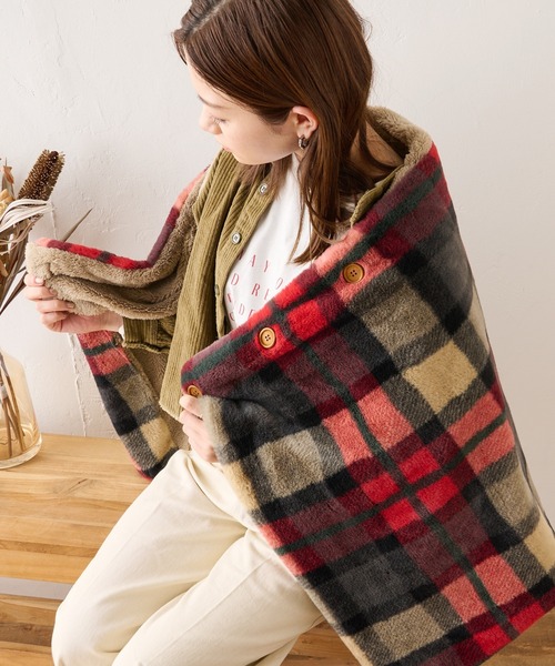 BIRTHDAY BAR（バースデイバー）の「チェックファー 2WAY ブランケット  ポンチョ（ブランケット・レディース・グリーン/レッド/イエロー/ブラウン/グレー・フリー）」の7枚目の写真