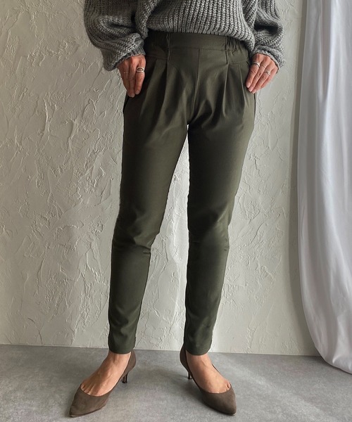 She's Closet(シーズクローゼット)の「裏起毛ウォームストレッチテーパードパンツ(その他パンツ・レディース・ブラック/ベージュ/カーキ・M/L/XL)」の1枚目の写真