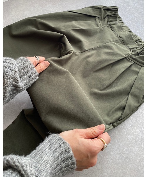 She's Closet(シーズクローゼット)の「裏起毛ウォームストレッチテーパードパンツ(その他パンツ・レディース・ブラック/ベージュ/カーキ・M/L/XL)」の14枚目の写真