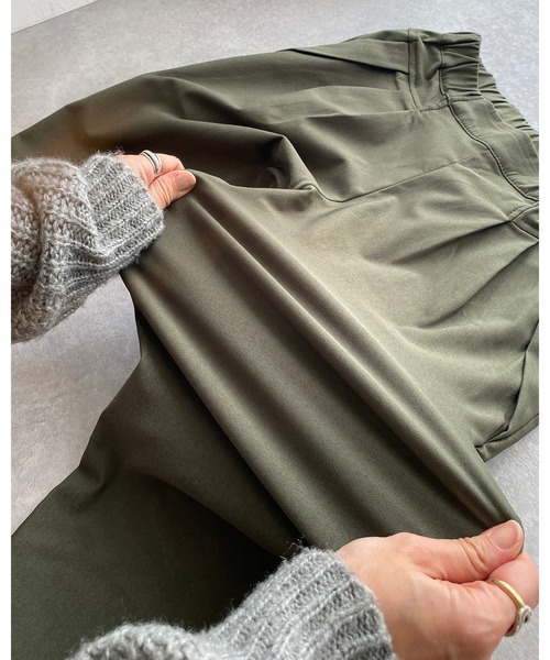 She's Closet(シーズクローゼット)の「裏起毛ウォームストレッチテーパードパンツ(その他パンツ・レディース・ブラック/ベージュ/カーキ・M/L/XL)」の15枚目の写真