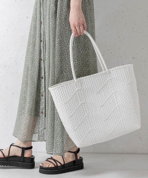 URBAN RESEARCH Sonny Label（アーバンリサーチサニーレーベル）の「メルカドバッグ（トートバッグ・レディース・ゴールド系その他/ブラック系その他/ホワイト/ブラック・ONE）」の2枚目の写真