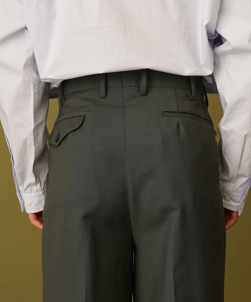markaware（マーカウェア）の「【MARKAWARE】2TUCK COCOON FIT（スラックス・メンズ・ベージュ/グリーン・1/2）」の4枚目の写真