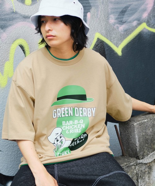 AMERICAN SHOP SIGN（アメリカンショップサイン）の「AMERICAN SHOP SIGN/アメリカンショップサイン 別注 オーバーサイズ プリント半袖カットソー（Tシャツ/カットソー・メンズ・チャコールグレー/ベージュ/オフホワイト/ホワイト系その他/グレー系その他/ベージュ系その他/ホワイト系その他2/ホワイト系その他3/グレー系その他2/グレー系その他3/ベージュ系その他2/ベージュ系その他3・M/L）」の2枚目の写真