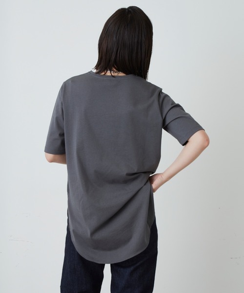 Aunt Marie's(アントマリーズ)の「裾ラウンドスリットビッグTシャツ/AUNT MARIE'S(Tシャツ/カットソー・レディース・ホワイト/チャコールグレー/ブラック・FREE)」の8枚目の写真