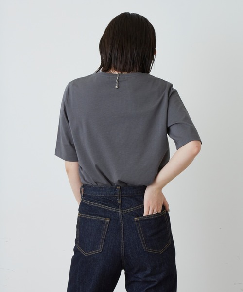 Aunt Marie's(アントマリーズ)の「裾ラウンドスリットビッグTシャツ/AUNT MARIE'S(Tシャツ/カットソー・レディース・ホワイト/チャコールグレー/ブラック・FREE)」の13枚目の写真