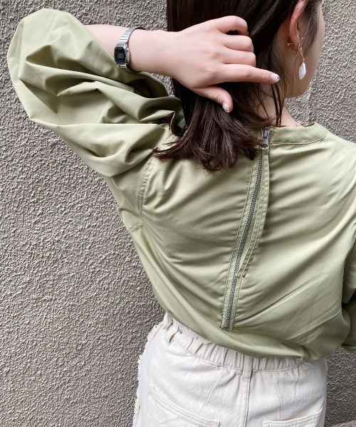 Kastane（カスタネ）の「BIGボリューム袖ブラウス（シャツ/ブラウス・レディース・オフホワイト/グリーン/グレイッシュベージュ・FREE）」の18枚目の写真