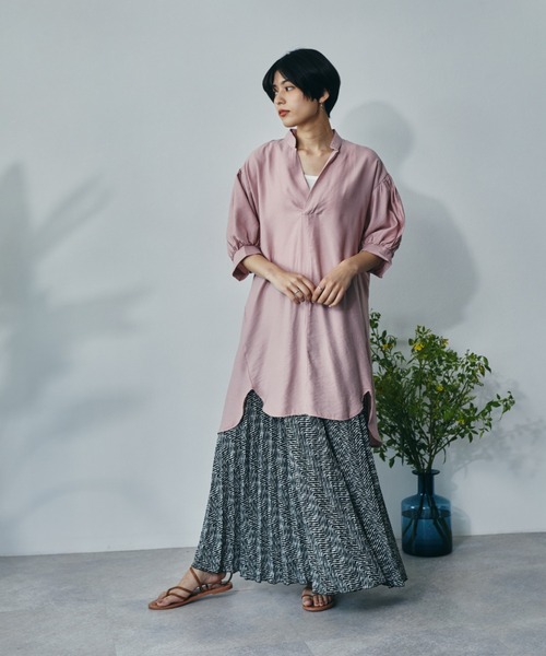 ECRIRE（エクリール）の「キーネックボリュームチュニック（チュニック・レディース・ブラック/オフホワイト/ピンク・フリー）」の4枚目の写真