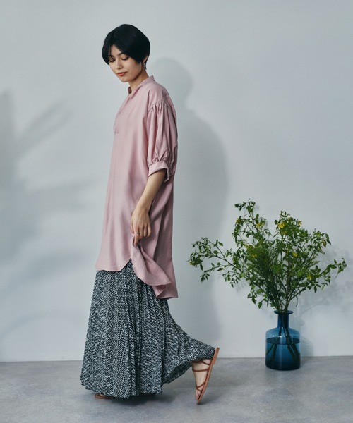 ECRIRE（エクリール）の「キーネックボリュームチュニック（チュニック・レディース・ブラック/オフホワイト/ピンク・フリー）」の5枚目の写真