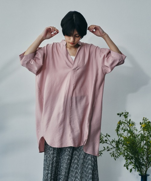 ECRIRE（エクリール）の「キーネックボリュームチュニック（チュニック・レディース・ブラック/オフホワイト/ピンク・フリー）」の7枚目の写真