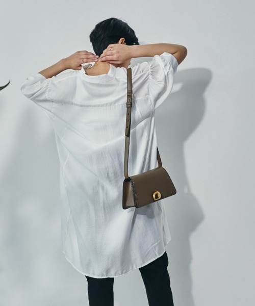 ECRIRE（エクリール）の「キーネックボリュームチュニック（チュニック・レディース・ブラック/オフホワイト/ピンク・フリー）」の15枚目の写真