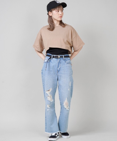 SPINNS（スピンズ）の「【ゆったりシルエット】ステッチデザイン ショート丈Tシャツ（Tシャツ/カットソー・レディース・ベージュ/オフホワイト/オレンジ/グリーン・ONESIZE）」の9枚目の写真