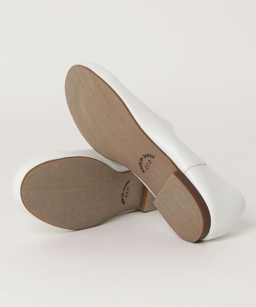 神戸シューズ（コウベシューズ）の「Je m'appele canade フワフワラクチンッラウンドトゥバブーシュ 美脚フラットシューズ（パンプス・レディース・ホワイト/ブラック・23/23.5/25/25.5/22/22.5/24.5/24）」の9枚目の写真