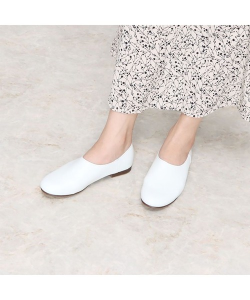 神戸シューズ（コウベシューズ）の「Je m'appele canade フワフワラクチンッラウンドトゥバブーシュ 美脚フラットシューズ（パンプス・レディース・ホワイト/ブラック・23/23.5/25/25.5/22/22.5/24.5/24）」の10枚目の写真