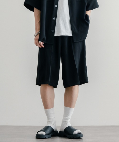 epnok（エプノック）の「ワイドストレートショーツ（スラックス・メンズ・ブラック/ブルーグレー/ナチュラル・SMALL/MEDIUM/LARGE）」の2枚目の写真