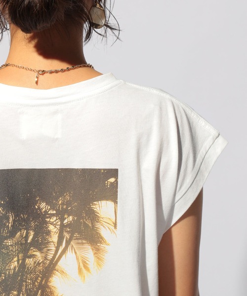 BAYFLOW(ベイフロー)の「MIEコラボ/フォトT(Tシャツ/カットソー・レディース・ブルー/アイボリー/ホワイト・FREE)」の11枚目の写真