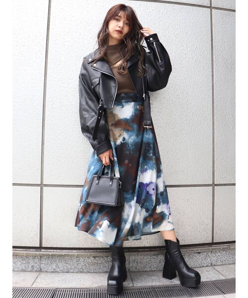 MURUA（ムルーア）の「マルチペイントフレアスカート（スカート・レディース・ブルー/カーキ・FREE）」の13枚目の写真