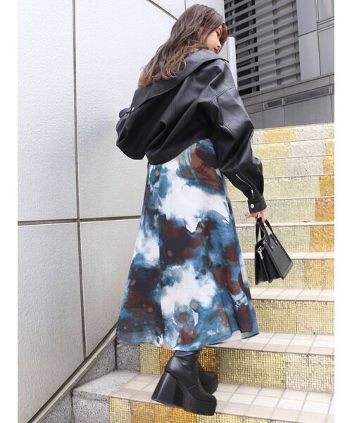 MURUA（ムルーア）の「マルチペイントフレアスカート（スカート・レディース・ブルー/カーキ・FREE）」の14枚目の写真