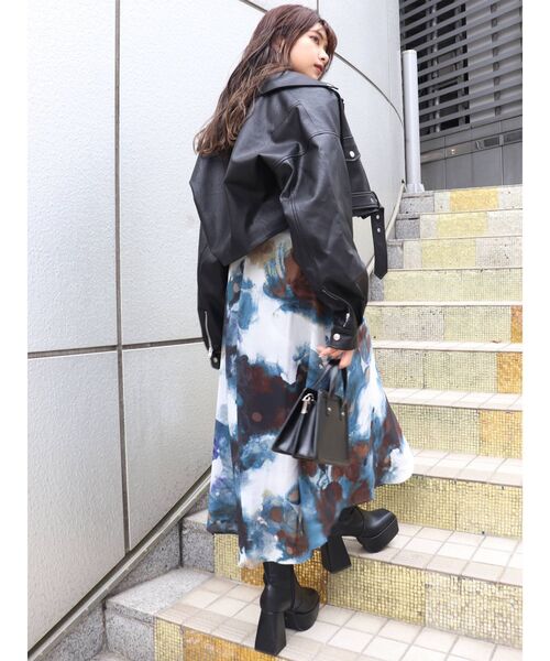 MURUA（ムルーア）の「マルチペイントフレアスカート（スカート・レディース・ブルー/カーキ・FREE）」の15枚目の写真