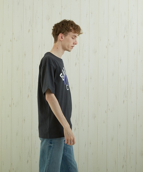 TONE SELECT WEAR(トーンセレクトウェア)の「【TONE BY AS】カレッジプリントTEE(BL)(Tシャツ/カットソー・メンズ・ホワイト/ブルー/スミクロ・MEDIUM/LARGE)」の16枚目の写真