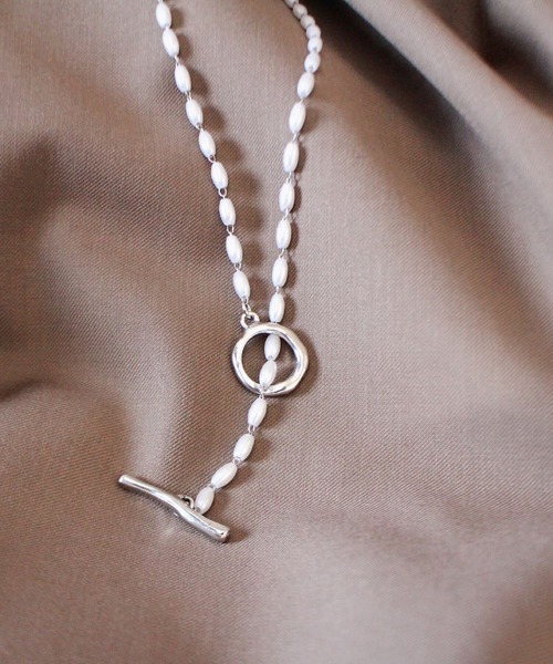 y/m by sawa（イムバイサワ）の「SAWA×y/m ２WAYミニアクリルパールネックレス（ネックレス・メンズ・ホワイト・FREE）」の4枚目の写真