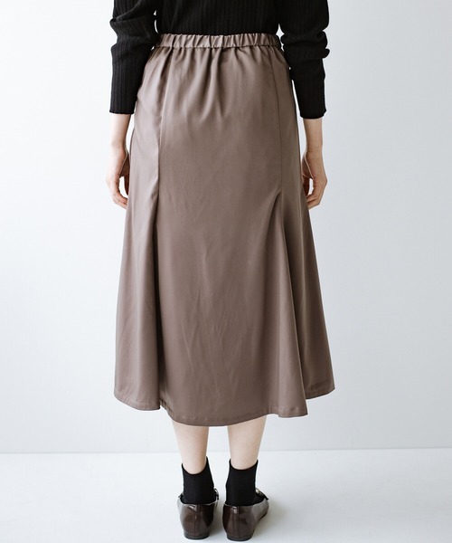 haco!(ハコ)の「【φ】楽ちんなのに女っぽなメリハリシルエットが叶う 大人のサテンマーメイドスカート(スカート・レディース・ベージュ/ブラウン・LARGE/SMALL/MEDIUM/X-LARGE)」の10枚目の写真