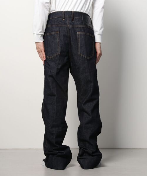 DIESEL(ディーゼル)の「FW21 メンズ デニムパンツ ブーツカット(デニムパンツ・メンズ・インディゴブルー・34inch/30inch/28inch/32inch/26inch/36inch)」の4枚目の写真