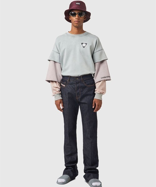 DIESEL(ディーゼル)の「FW21 メンズ デニムパンツ ブーツカット(デニムパンツ・メンズ・インディゴブルー・34inch/30inch/28inch/32inch/26inch/36inch)」の2枚目の写真