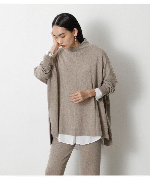 crie conforto（クリーコンフォルト）の「スタンドネックニットポンチョ（ニット/セーター・レディース・ダークグリーン/ベージュ/チャコールグレー/ブラウン・MEDIUM/SMALL）」の5枚目の写真