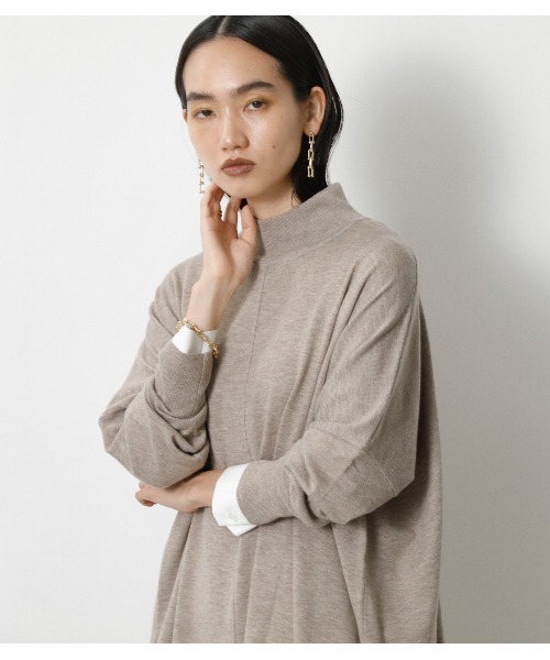 crie conforto（クリーコンフォルト）の「スタンドネックニットポンチョ（ニット/セーター・レディース・ダークグリーン/ベージュ/チャコールグレー/ブラウン・MEDIUM/SMALL）」の6枚目の写真