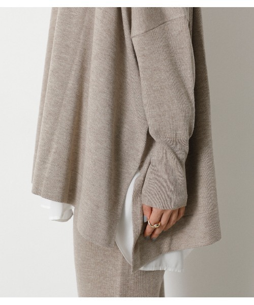 crie conforto（クリーコンフォルト）の「スタンドネックニットポンチョ（ニット/セーター・レディース・ダークグリーン/ベージュ/チャコールグレー/ブラウン・MEDIUM/SMALL）」の12枚目の写真