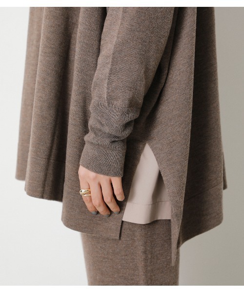 crie conforto（クリーコンフォルト）の「スタンドネックニットポンチョ（ニット/セーター・レディース・ダークグリーン/ベージュ/チャコールグレー/ブラウン・MEDIUM/SMALL）」の20枚目の写真