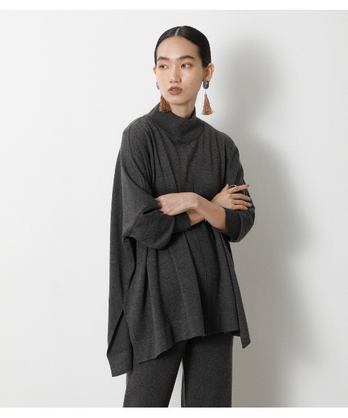 crie conforto（クリーコンフォルト）の「スタンドネックニットポンチョ（ニット/セーター・レディース・ダークグリーン/ベージュ/チャコールグレー/ブラウン・MEDIUM/SMALL）」の21枚目の写真