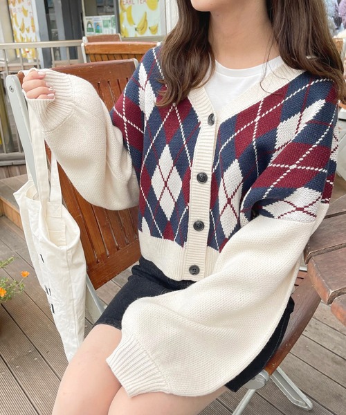 apres jour（アプレジュール）の「アーガイルVカーディガン【ZOZOTOWN限定アイテム】（カーディガン/ボレロ・レディース・アイボリー/ボルドー/モカ・フリー/X-LARGE）」の4枚目の写真