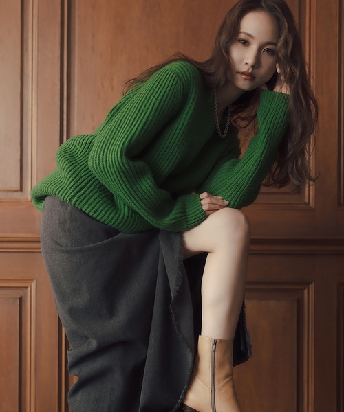RANDEBOO（ランデブー）の「V neck over knit（ニット/セーター・レディース・チャコールグレー/ベージュ/グリーン・FREE）」の7枚目の写真