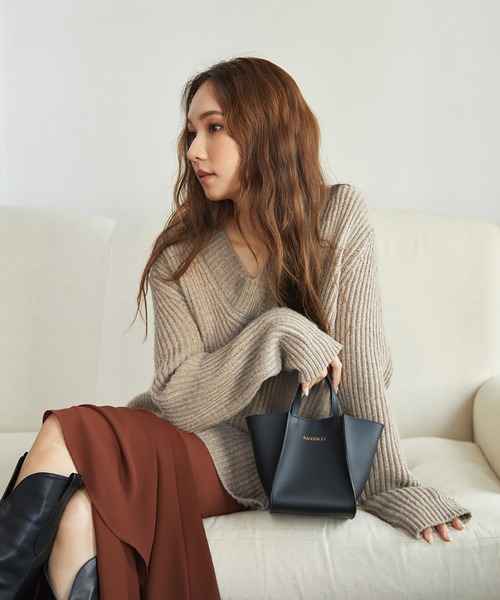 RANDEBOO（ランデブー）の「V neck over knit（ニット/セーター・レディース・チャコールグレー/ベージュ/グリーン・FREE）」の11枚目の写真