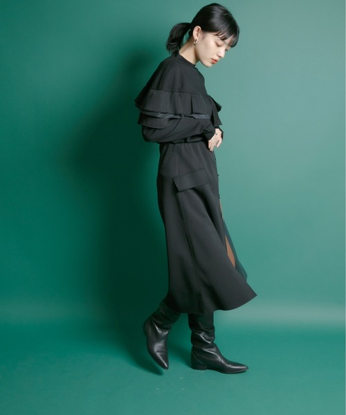 Eimee Law(エイミーロウ)の「ボトルネック フリルショルダーTOPS(Tシャツ/カットソー・レディース・ブラック/チャコールグレー/アイボリー・38)」の7枚目の写真