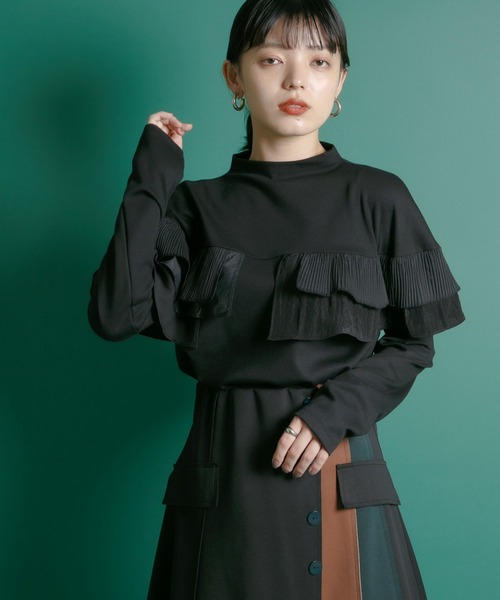 Eimee Law(エイミーロウ)の「ボトルネック フリルショルダーTOPS(Tシャツ/カットソー・レディース・ブラック/チャコールグレー/アイボリー・38)」の8枚目の写真