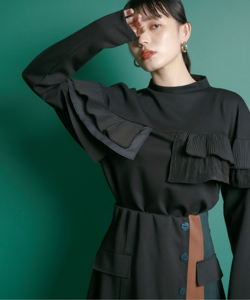 Eimee Law(エイミーロウ)の「ボトルネック フリルショルダーTOPS(Tシャツ/カットソー・レディース・ブラック/チャコールグレー/アイボリー・38)」の12枚目の写真