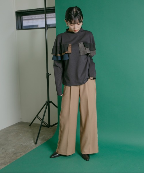 Eimee Law(エイミーロウ)の「ボトルネック フリルショルダーTOPS(Tシャツ/カットソー・レディース・ブラック/チャコールグレー/アイボリー・38)」の21枚目の写真