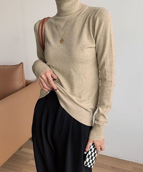 me+em select（ミームセレクト）の「【 17色展開 】長袖タートルネックカラーニット（ニット/セーター・レディース・ホワイト/ブラック/ダークグリーン/ネイビー/ブラウン/グレー/ピンク/イエロー/オレンジ/ブルー/グリーン/アイボリー/モカ/イエロー系その他/ライトピンク/スモークピンク/ライトベージュ・FREE）」の8枚目の写真