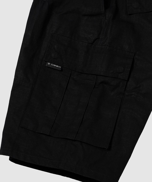 GmbH(ゲーエムベーハー)の「Woven CARGO SHORTS WITH DOUBLE ZIP(カーゴパンツ・メンズ・ブラック・34/32)」の2枚目の写真